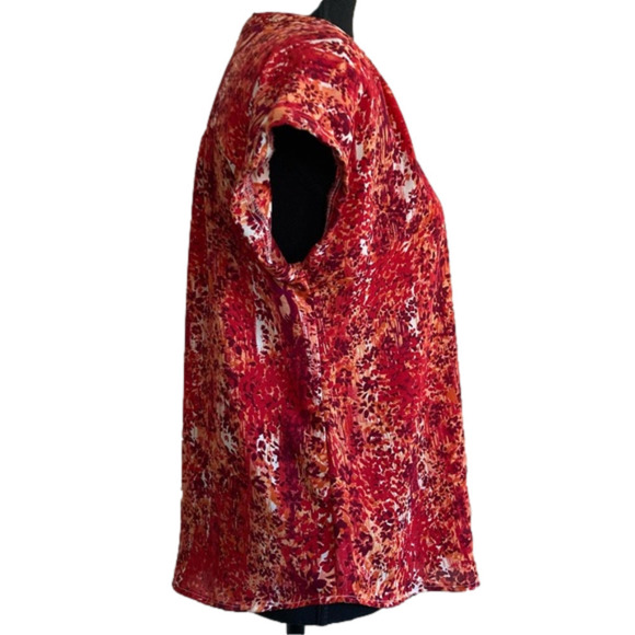 Apt. 9 red orange abstract pattern V neck short sleeve blouse. Petite S - Picture 8 of 8